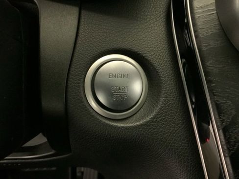 Used 2018 Mercedes-Benz GLC 300 4MATIC image 20