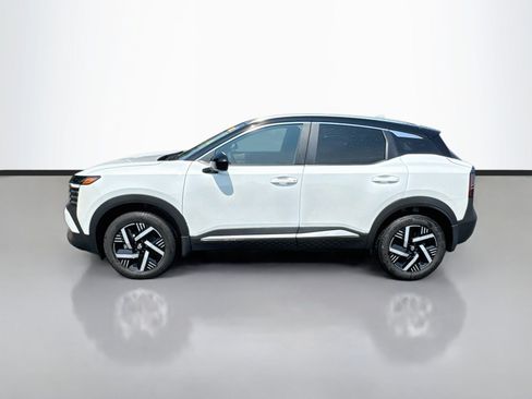 Used 2026 Nissan Kicks SV FWD image 4