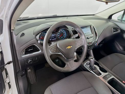 Used 2016 Chevrolet Cruze LT FWD image 15
