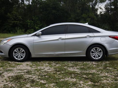 Used 2011 Hyundai Sonata GLS FWD image 3