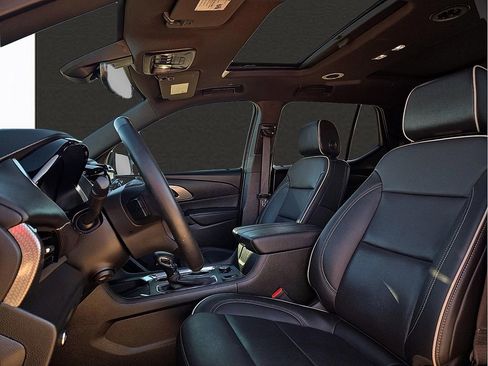 Used 2023 Chevrolet Traverse Premier w/ Redline Edition FWD image 14