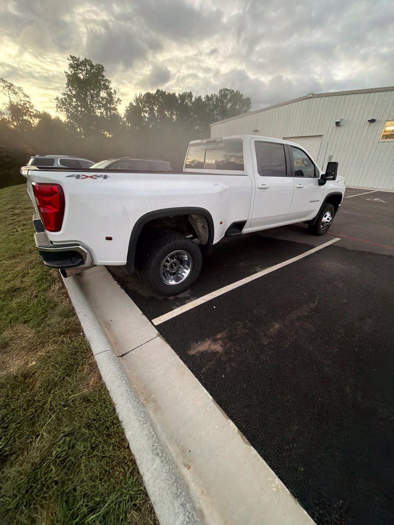 Used 2021 Chevrolet Silverado 3500 LT w/ All Star Edition AWD/4WD image 3