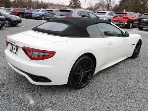 Used 2015 Maserati GranTurismo Sport image 13