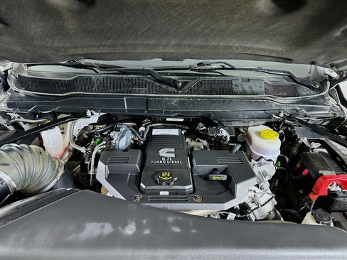 Used 2024 RAM 2500 Laramie w/ Safety Group image 32