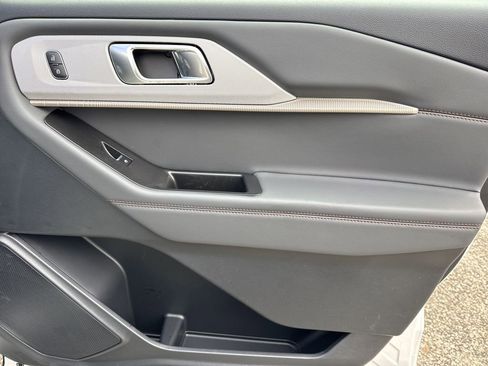 New 2026 Ford Explorer Active RWD image 15