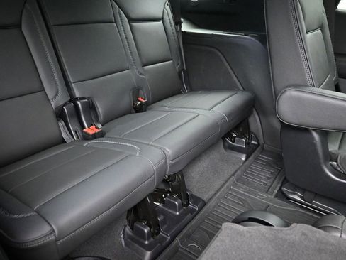 Used 2025 GMC Yukon Denali w/ LPO, Floor Liner Package image 9