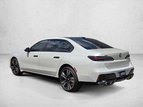 Used 2023 BMW 760i xDrive w/ Luxury Rear Seating Package AWD/4WD image 7