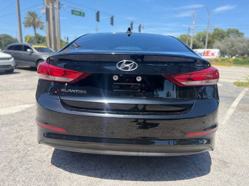 Used 2017 Hyundai Elantra SE FWD image 4