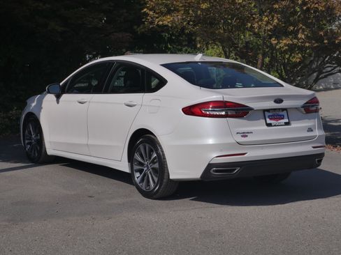 Used 2020 Ford Fusion SE AWD/4WD image 16