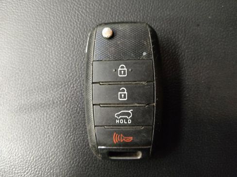 Used 2019 Kia Sorento S FWD image 32