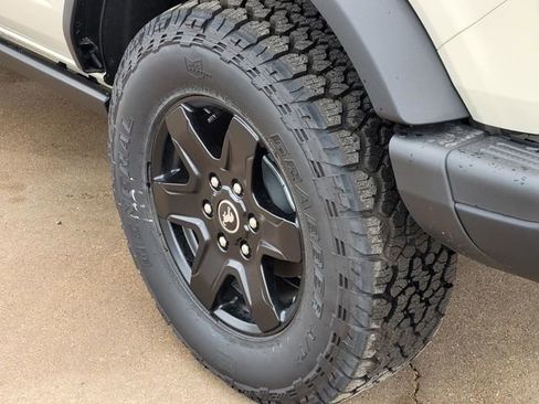 New 2025 Ford Bronco Big Bend w/ Black Diamond Package image 7