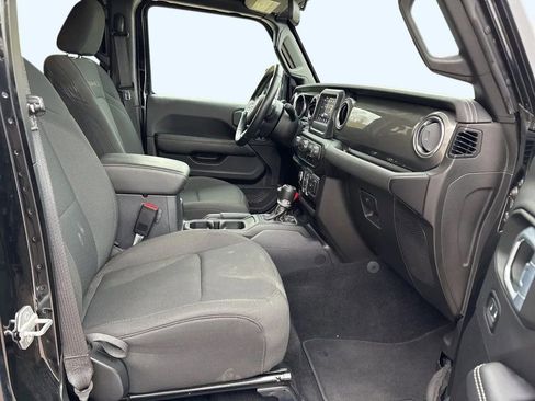 Used 2021 Jeep Wrangler Unlimited Sahara image 30