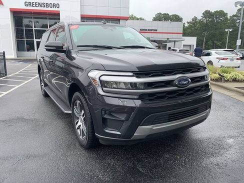 Used 2022 Ford Expedition Max XLT RWD image 2