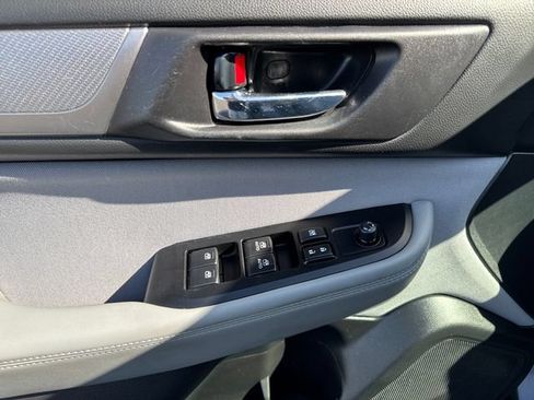 Used 2019 Subaru Outback 2.5i Premium AWD/4WD image 11
