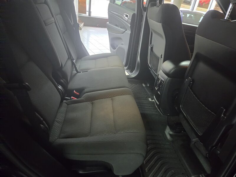 Used 2018 Jeep Grand Cherokee Laredo AWD/4WD image 23