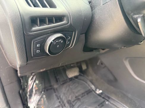 Used 2014 Ford Focus SE w/ Equipment Group 201A image 10