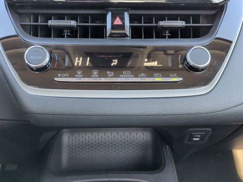 Certified 2025 Toyota Corolla LE image 21