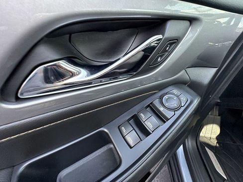 Certified 2020 Chevrolet Traverse LT image 20