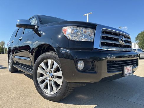 Used 2017 Toyota Sequoia Limited image 2