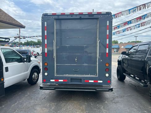 Used 2019 Ford E-450 and Econoline 450 Super Duty RWD image 7
