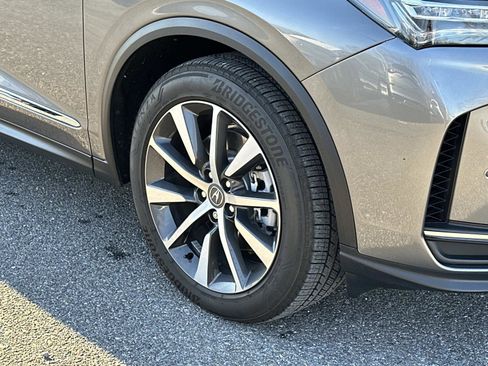 Certified 2025 Acura MDX SH-AWD w/ Technology Package image 12