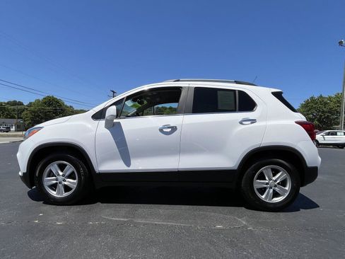 Used 2019 Chevrolet Trax LT w/ Driver Confidence Package FWD image 23