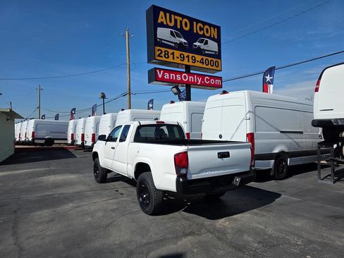 Used 2021 Toyota Tacoma SR image 2