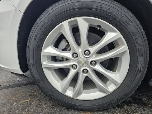 Used 2018 Chevrolet Malibu LT FWD image 9
