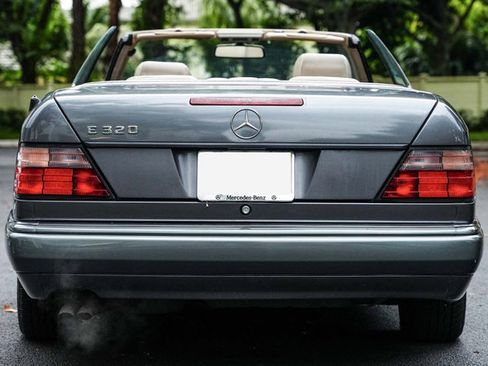 Used 1995 Mercedes-Benz E 320 Convertible image 7