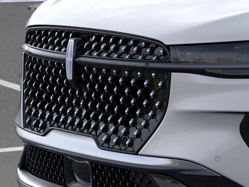 New 2026 Lincoln Nautilus Reserve AWD/4WD image 17
