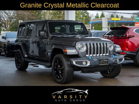 Used 2022 Jeep Wrangler Unlimited Sahara w/ Cold Weather Group image 3
