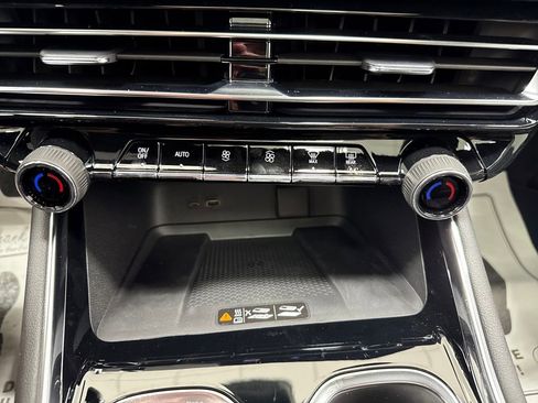 New 2026 Chevrolet Traverse RS image 40