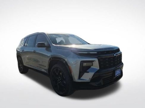 Used 2024 Chevrolet Traverse RS AWD/4WD image 3