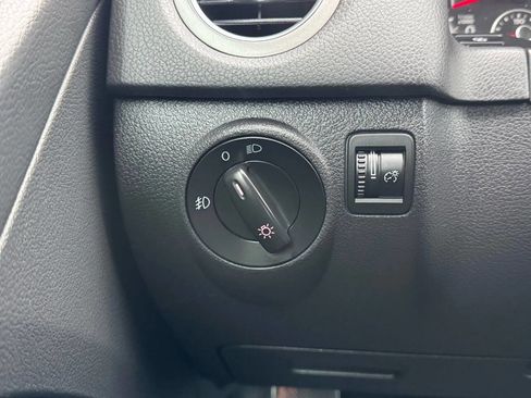 Used 2010 Volkswagen Tiguan Wolfsburg Edition image 21