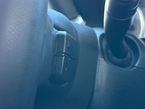 Used 2023 Chevrolet Traverse LT image 41