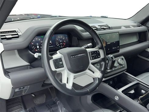 Used 2022 Land Rover Defender 110 SE image 14