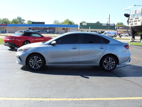 Used 2024 Kia Forte LXS FWD image 8