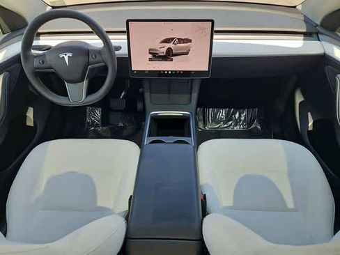 Used 2023 Tesla Model Y Long Range image 15