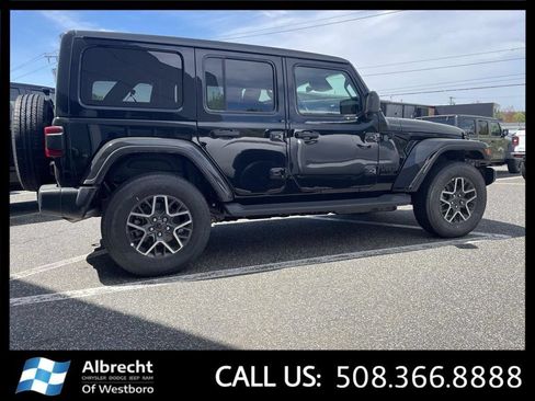 New 2026 Jeep Wrangler Unlimited Sahara AWD/4WD image 6