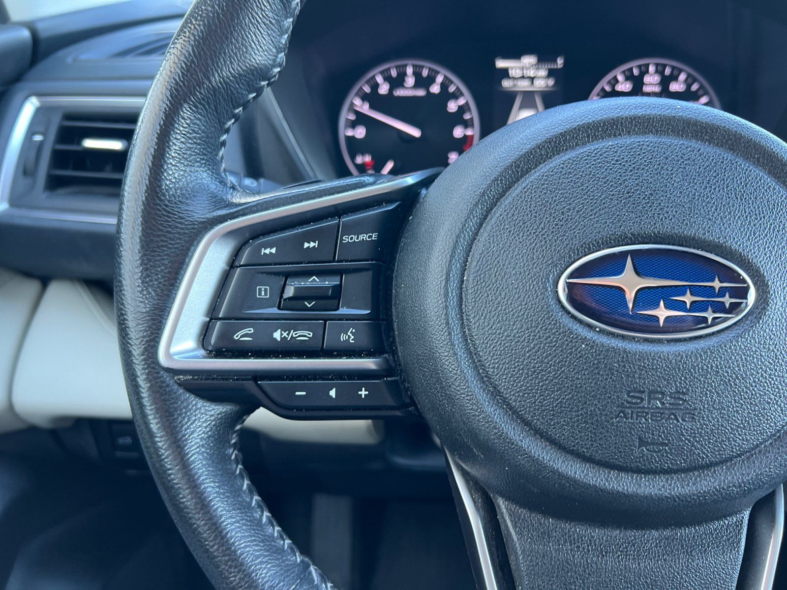 Used 2023 Subaru Ascent Limited AWD/4WD image 29