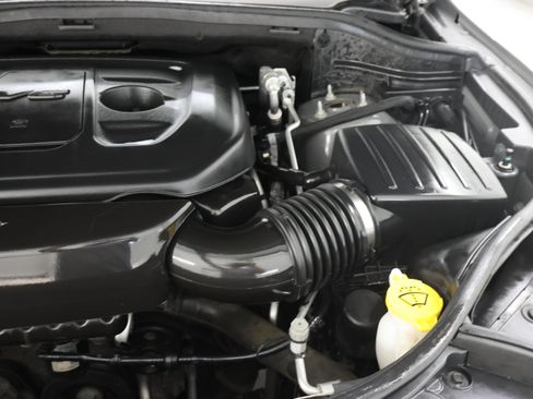 Used 2020 Jeep Grand Cherokee Altitude AWD/4WD image 16