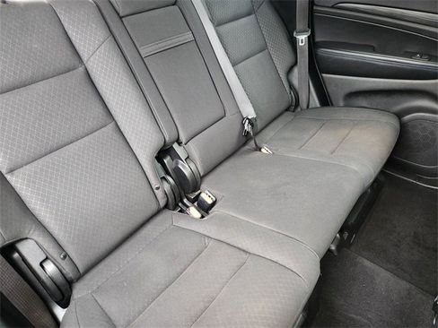 Used 2019 Jeep Grand Cherokee Laredo image 27