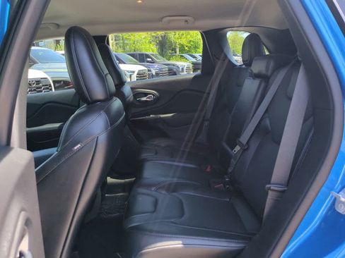 Used 2023 Jeep Cherokee Altitude Lux AWD/4WD image 13