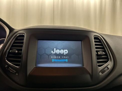 Used 2021 Jeep Compass Latitude image 11