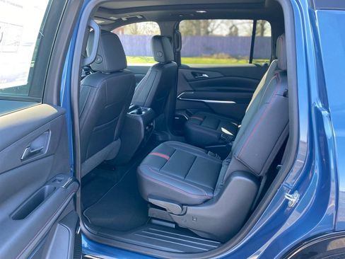 New 2026 Chevrolet Traverse RS image 18