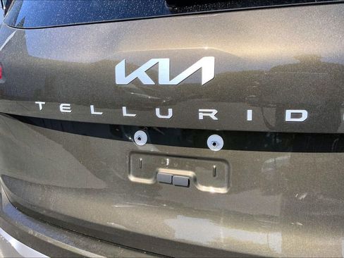 Used 2025 Kia Telluride S AWD/4WD image 24