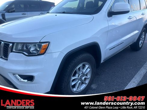 Used 2019 Jeep Grand Cherokee Laredo image 1