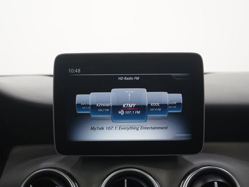 Used 2019 Mercedes-Benz GLA 250 4MATIC w/ Premium Package image 15