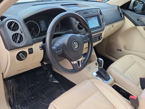 Used 2012 Volkswagen Tiguan SEL AWD/4WD image 11