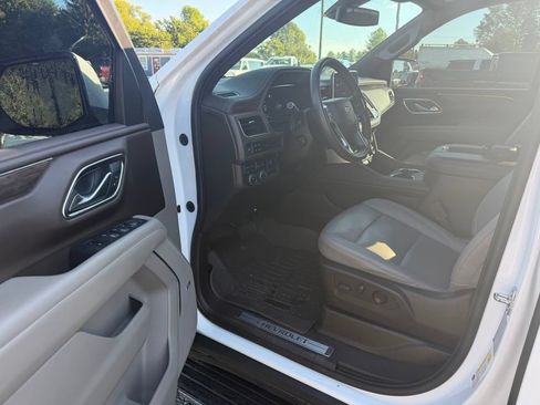 Used 2022 Chevrolet Tahoe LT w/ LT Signature Package AWD/4WD image 19